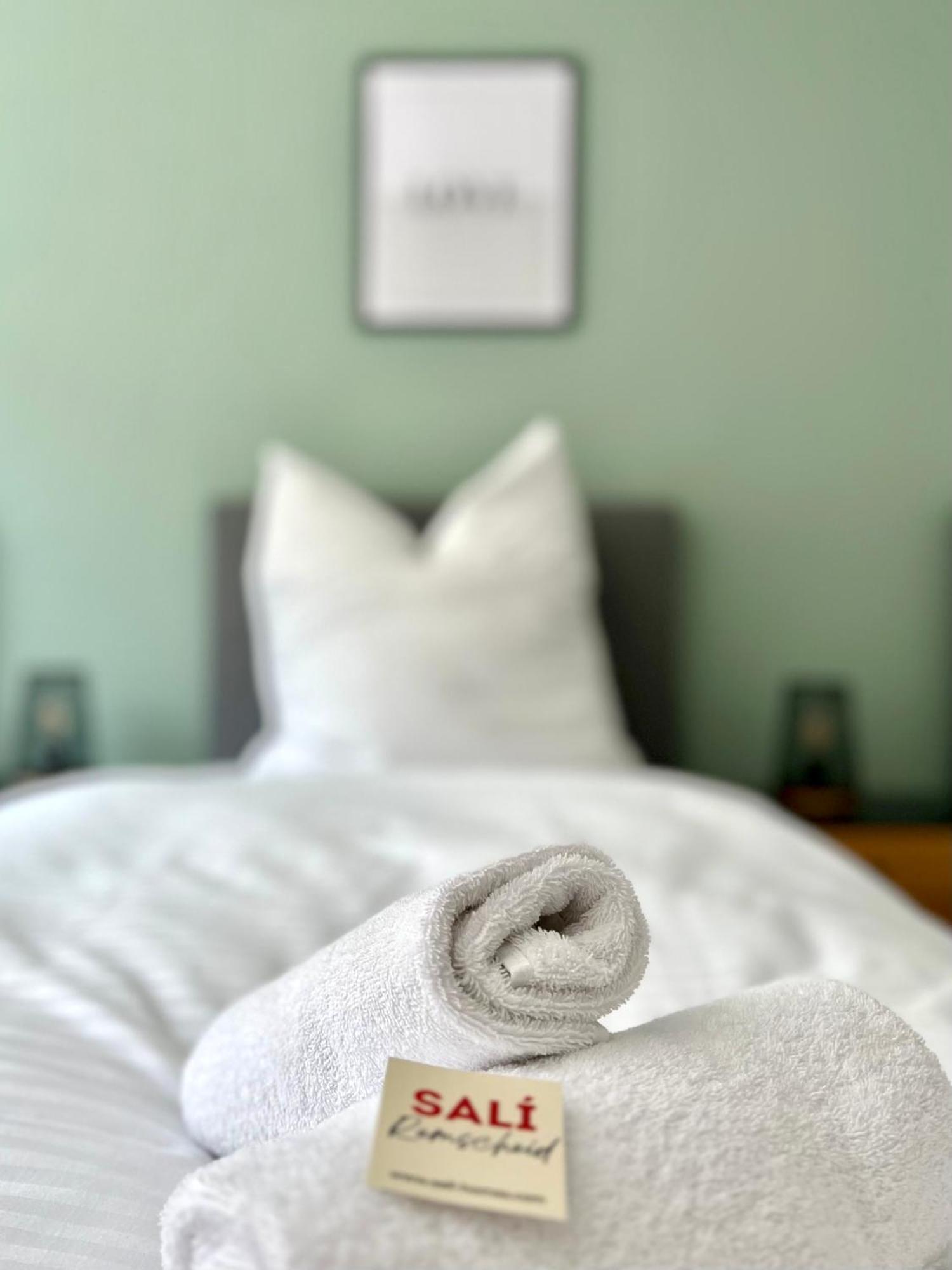 Sali - Remscheid - Apartmenthaus Buitenkant foto